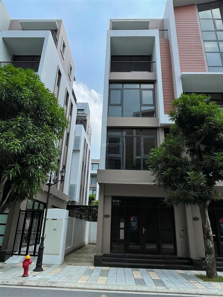 Vinhomes ocp 3 quá rẻ, liền kề dt 54m2, chỉ 8,3 tỷ, mt 4,5m, nhà 5 tầng, ngay sát cv, granword