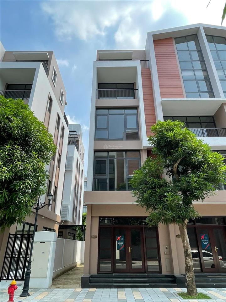 Vinhomes ocp 3 quá rẻ, liền kề dt 54m2, chỉ 8,3 tỷ, mt 4,5m, nhà 5 tầng, ngay sát cv, granword