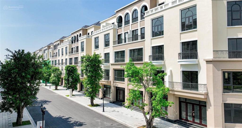Vin 2 bán gấp căn lk đường 20m, khu hải âu, dt 75m2, giá 11 tỷ, đã ht 5 tầng, có sẵn sổ đỏ.