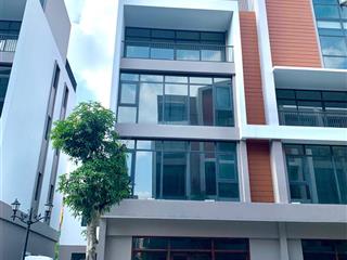 Cho gia đình thuê căn biệt thự sân vườn, vị trí đẹp  0974 078 ***