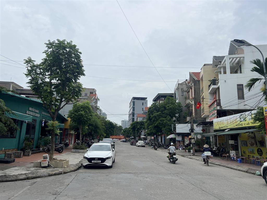 Chính chủ bán đất tặng nhà 3 tầng khu sân vườn. trung tâm cái dăm bãi cháy. khu vực kinh doanh tốt