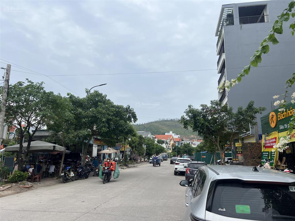 Chính chủ bán đất tặng nhà 3 tầng khu sân vườn. trung tâm cái dăm bãi cháy. khu vực kinh doanh tốt