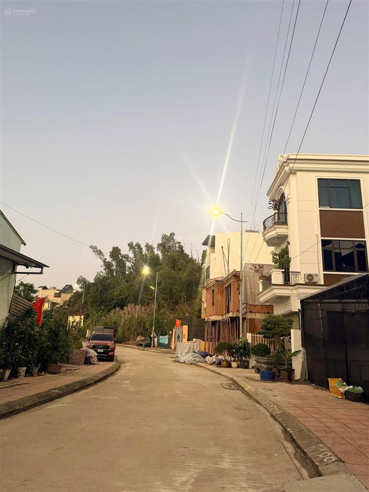 Chính chủ bán lô đất ngay cạnh công an cứu hỏa bãi cháy. vị trí gần trường học. chợ. bệnh viện