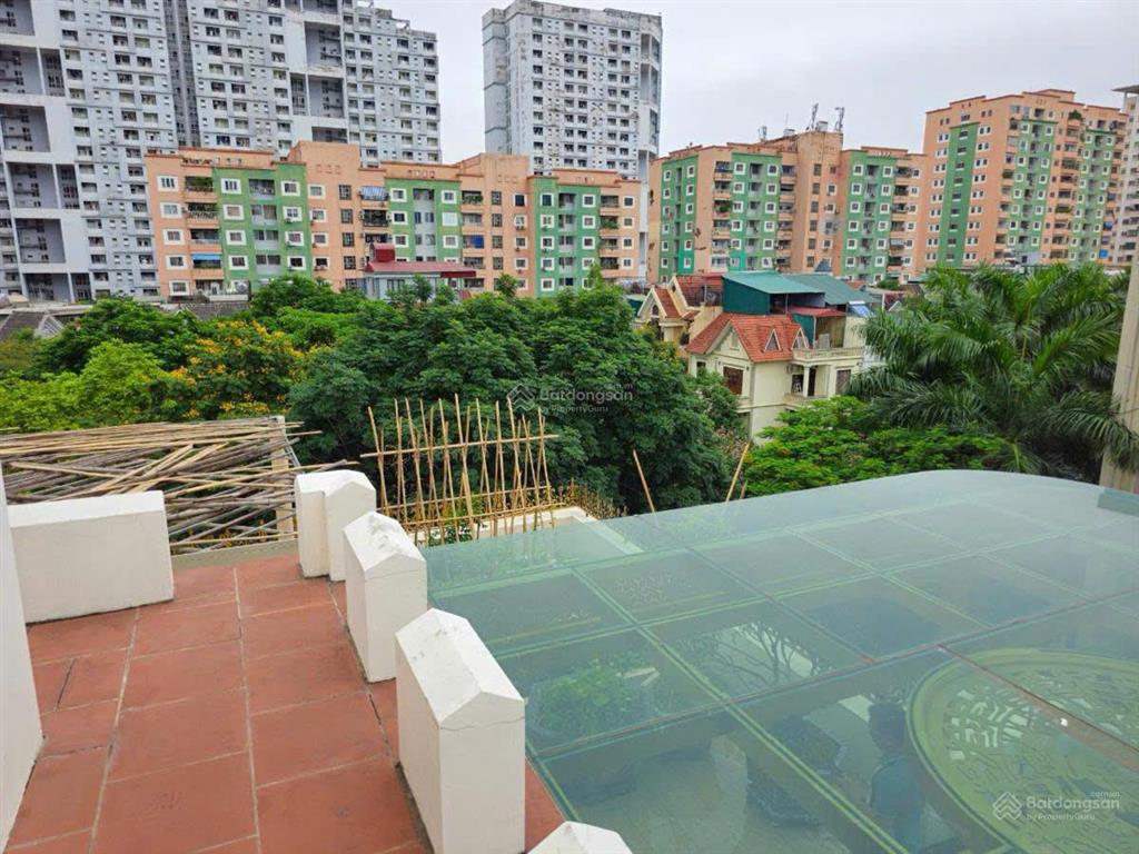 Chính chủ bán gấp biệt thự trần kim xuyến trung hoà. dt 239m2, 5 tầng thang máy, nội thất cao cấp.