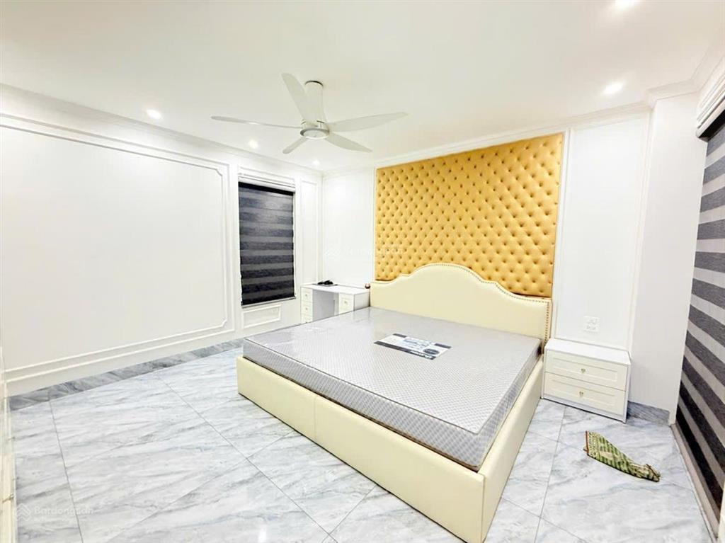 28 tỷ. phân lô oto 6 tầng thang máy, 2 mặt ngõ. nguyễn thị định  đỗ quang. sát phố. dt 79m2x6 tầng