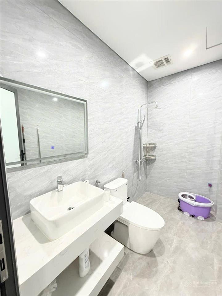 28 tỷ. phân lô oto 6 tầng thang máy, 2 mặt ngõ. nguyễn thị định  đỗ quang. sát phố. dt 79m2x6 tầng