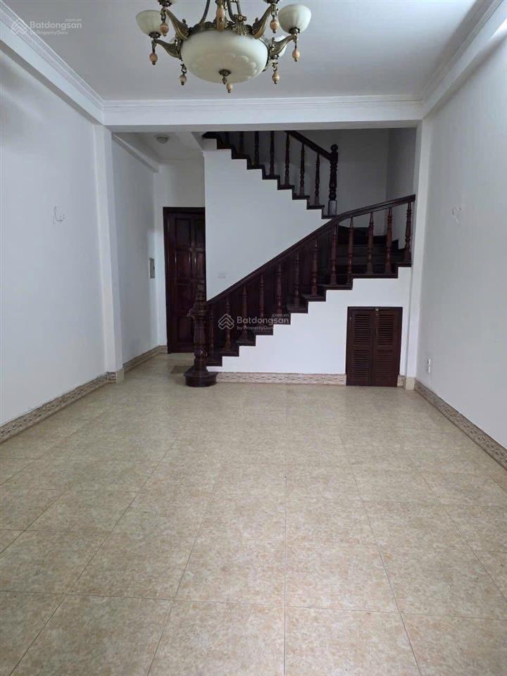 Ô tô tránh vỉa hè, ngõ thông. hoàng quốc việt, nghĩa đô. dt 51m2x5 tầng.  0898 161 ***.