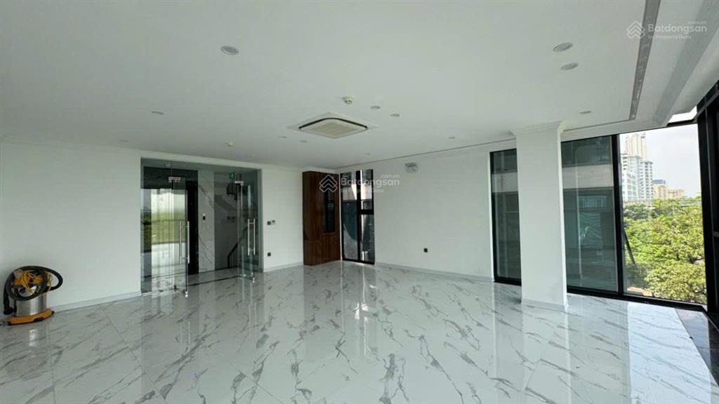 Chính chủ bán nhà ngay goldmark city hồ tùng mậu. dt 120m2 x 4 nổi 1 hầm. mt 6.6m. giá 39 tỷ