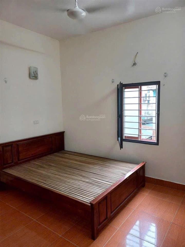 Nhà nguyên căn lê trọng tấn. dt40m2x3t. nhà đẹp, ngõ thoáng. giá 10tr.  0925 916 ***.