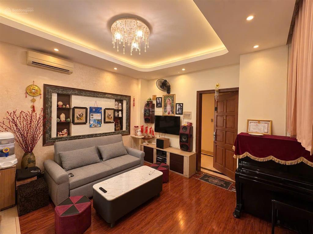 Chính chủ bán chung cư lô góc đẹp, khu vip nam trung yên. dt 65m2, 2 ngủ, 2 wc. giá 5 tỷ. có tl.