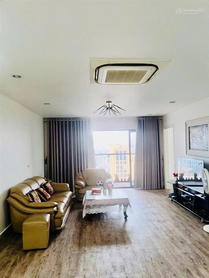 Chung cư 145m2, 3 ngủ 2 wc siêu rộng. đẹp full đồ. meco complex 102 trường chinh.  0925 916 ***.