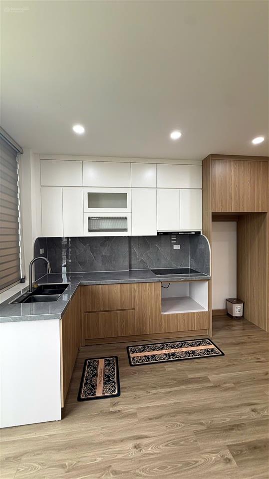 Chính chủ bán chung cư b10b nam trung yên. mặt phố nguyễn chánh. dt 69m2, 2 ngủ full đồ đẹp.