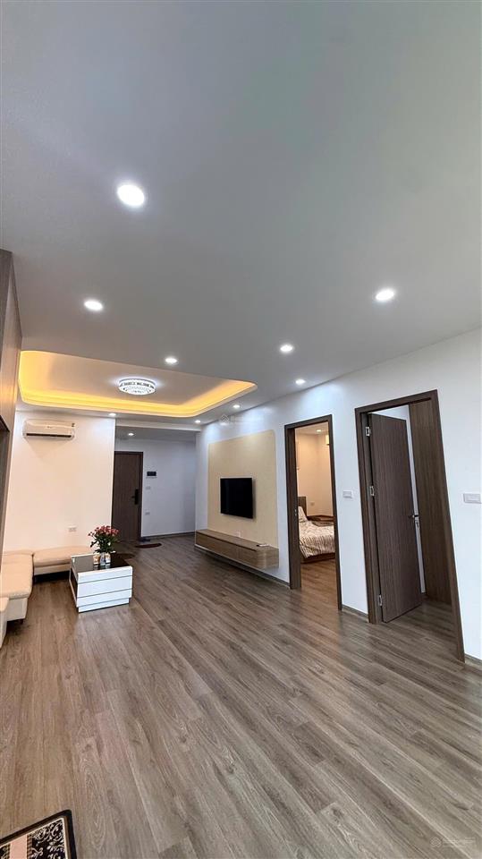 Chính chủ bán chung cư b10b nam trung yên. mặt phố nguyễn chánh. dt 69m2, 2 ngủ full đồ đẹp.