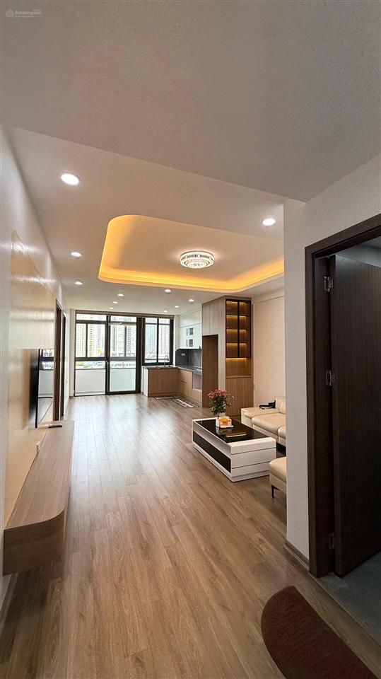 Chính chủ bán chung cư b10b nam trung yên. mặt phố nguyễn chánh. dt 69m2, 2 ngủ full đồ đẹp.