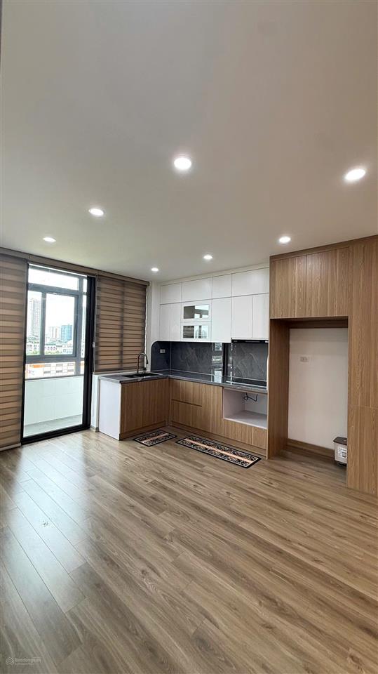 Chính chủ bán chung cư b10b nam trung yên. mặt phố nguyễn chánh. dt 69m2, 2 ngủ full đồ đẹp.