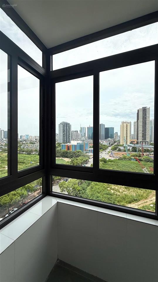 Chính chủ bán chung cư b10b nam trung yên. mặt phố nguyễn chánh. dt 69m2, 2 ngủ full đồ đẹp.