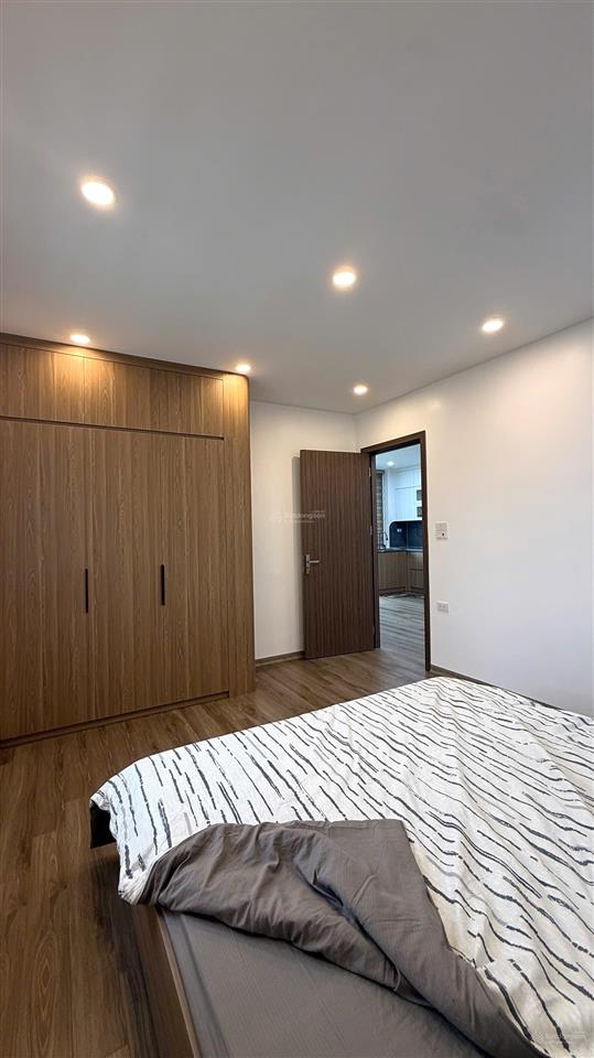 Chính chủ bán chung cư b10b nam trung yên. mặt phố nguyễn chánh. dt 69m2, 2 ngủ full đồ đẹp.