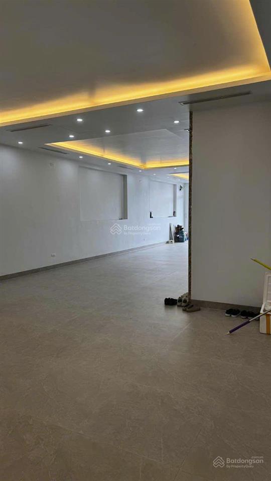 Cho thuê nhà 20 tr mặt phố nguyễn gia bồng long biên, 120 m,thông sàn, nội thất 2 điều hoà