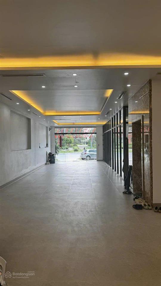 Cho thuê nhà 20 tr mặt phố nguyễn gia bồng long biên, 120 m,thông sàn, nội thất 2 điều hoà