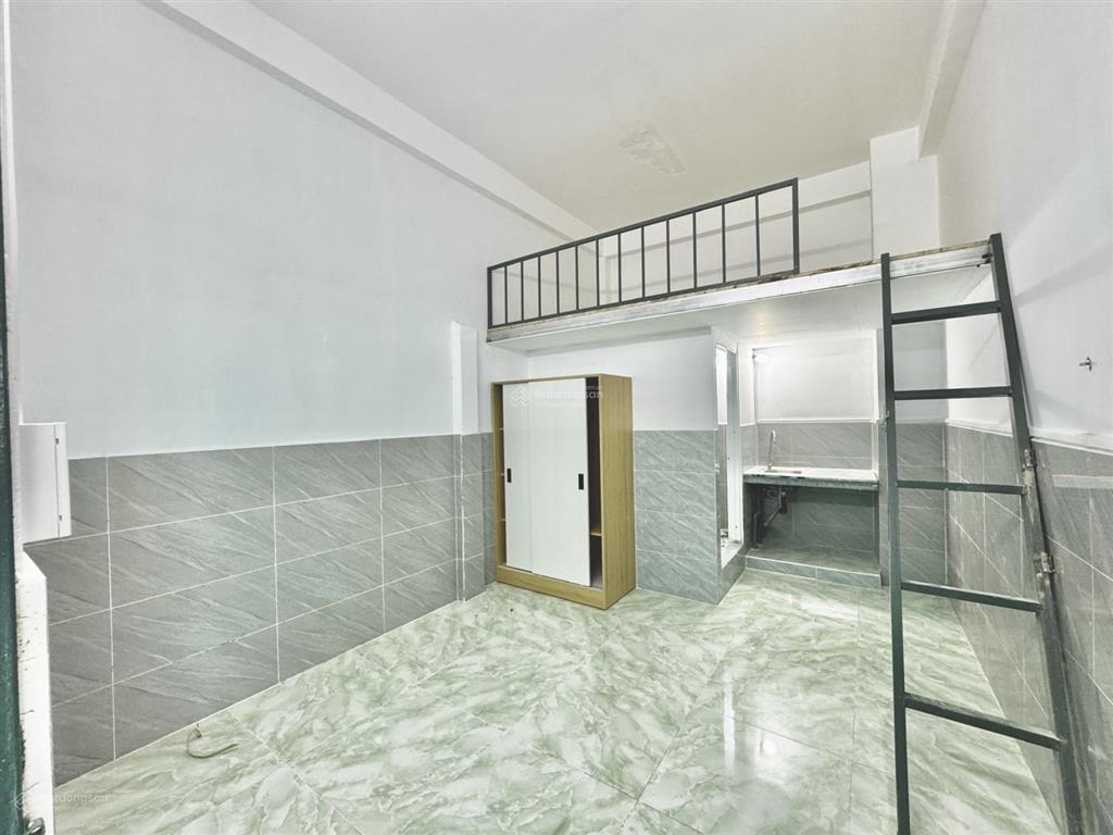 Trống lại phòng gác thoáng có máy lạnh ngay bảy hiền