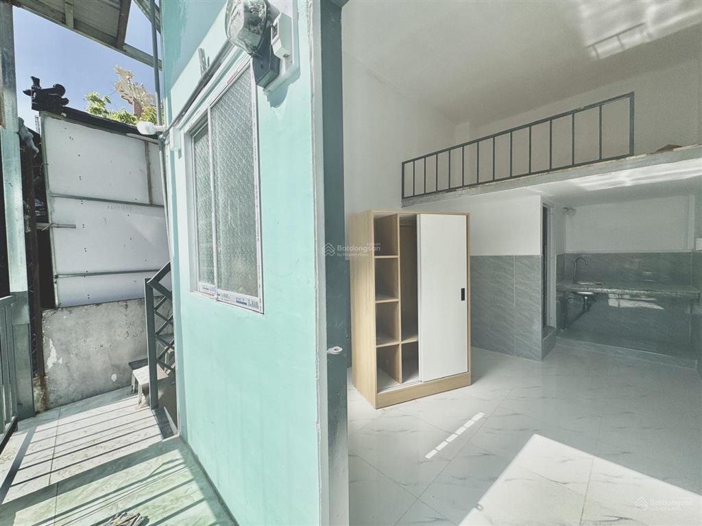 Trống lại phòng gác thoáng có máy lạnh ngay bảy hiền