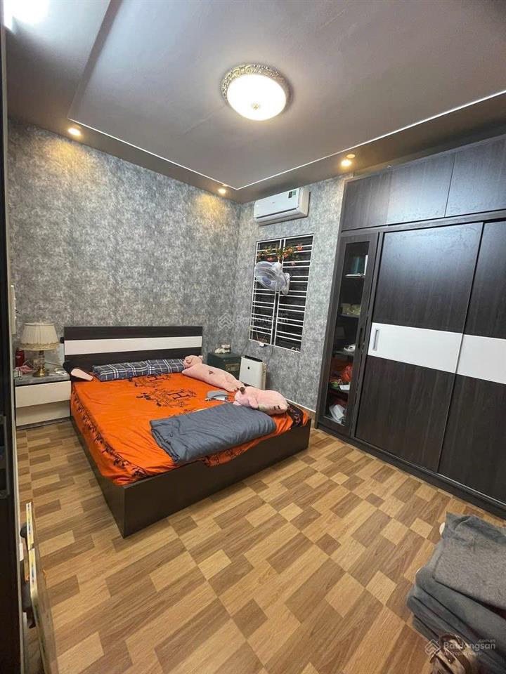 Bán gấp nhà 3 tầng ô tô đỗ cửa hào khê, lê chân vị trí trung tâm quán nam