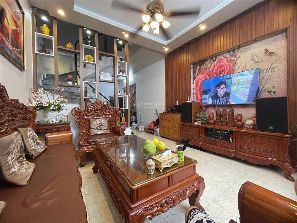 Bán gấp nhà 3 tầng ô tô đỗ cửa hào khê, lê chân vị trí trung tâm quán nam
