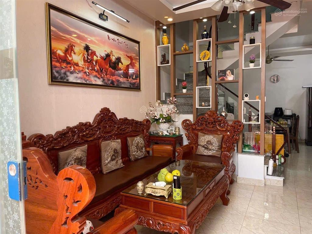 Bán gấp nhà 3 tầng ô tô đỗ cửa hào khê, lê chân vị trí trung tâm quán nam
