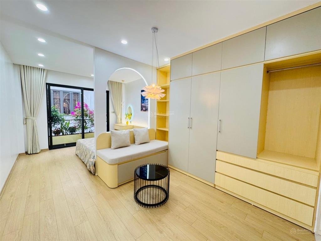 Tân mai 46 m² xây 5 tầng full nội thất  nhà đẹp khu, giá 14,6 tỷ