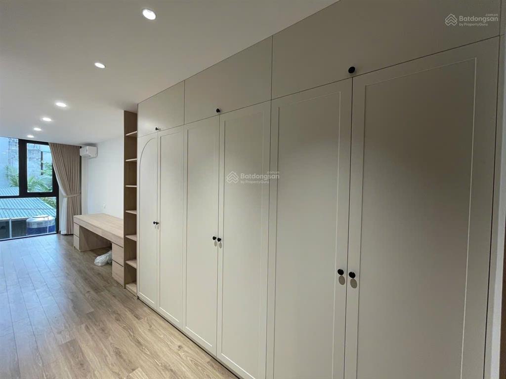 Cc gửi bán nhà tây hồ, 65m2, 6,5 tầng, thang máy, nội thất cao cấp, 16 tỷ