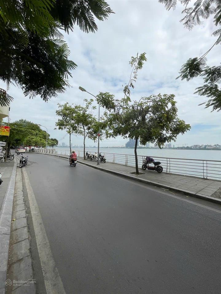 Cc bán nhà tây hồ, 50m2*5 tầng, ở ngay  11,8 tỷ