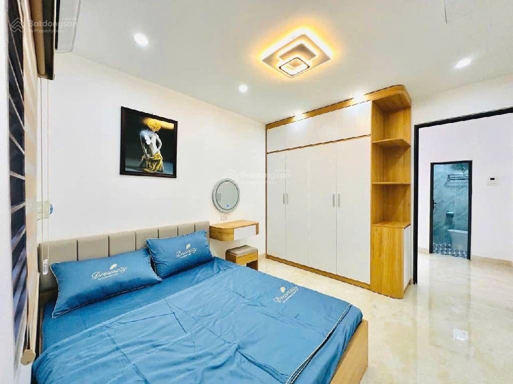 Nhà đẹp 3 tầng giáp bát full nội thất 5m ra mặt phố giáp bát giá chỉ 6.4 tỷ