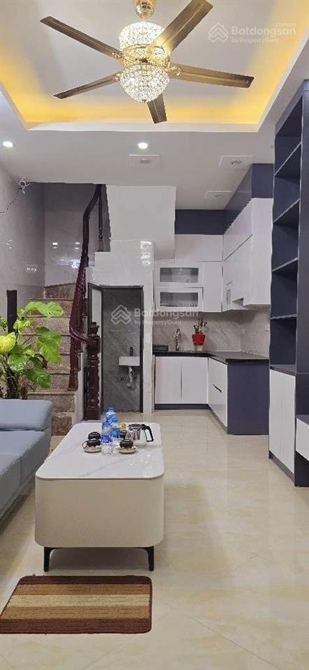 Nhà đẹp 3 tầng giáp bát full nội thất 5m ra mặt phố giáp bát giá chỉ 6.4 tỷ