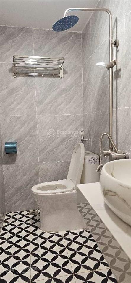 Nhà đẹp 3 tầng giáp bát full nội thất 5m ra mặt phố giáp bát giá chỉ 6.4 tỷ