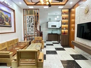 Nhà đẹp lĩnh nam , dân xây chắc chắn 4 tầng, ngõ thông, 20m ra ô tô giá chỉ 6.73 tỷ