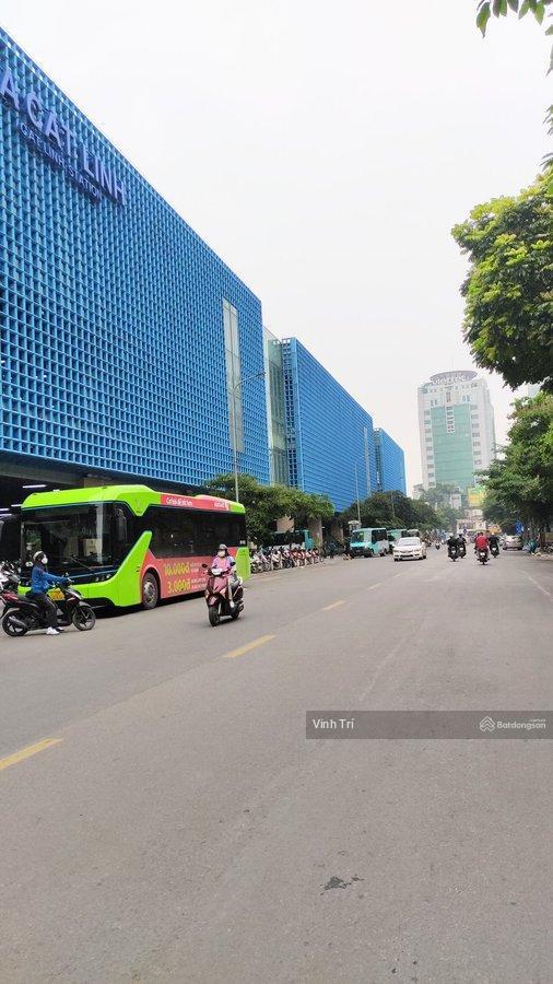 Tôi bán nhà phố cát linh giảng võ 3 bước ra phố trước nhà sh quay đầu trước nhà sđcc 3.96 tỷ