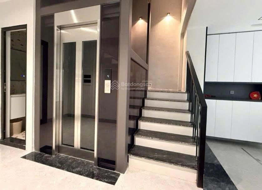 Tôi bán nhà hồng tiến cổ linh dt 120m 8t view công viêntrước nhà rộng 20m4 mặt thoáng 39,8 tỷ
