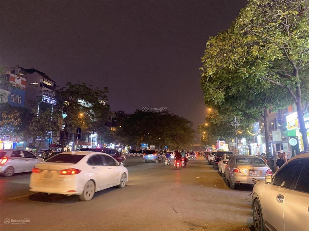 Tôi bán nhà mặt phố nguyễn văn cừ hồng tiến 200m2 7t thang máy vỉa hè 7m cho thuê hữu nghị 150tr/th