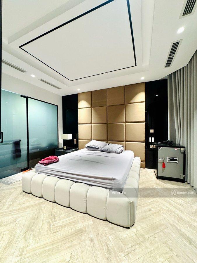 Tôi cần bán nhà phố lò đúc  lê quý đôn dt 54m² 6t lô góc  kd  25m ra ô tô, giá 13,78 tỷ