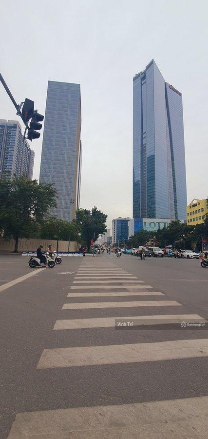 Tôi bán nhà phố liễu giai  đội cấn 36m2 6 tầng thang máy  70m ra phố  không quy hoạch nhỉnh 9 tỷ