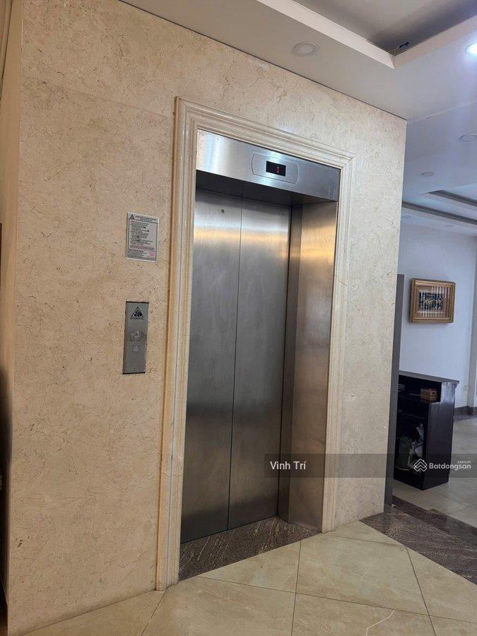 Tôi bán nhà phố liễu giai  đội cấn 36m2 6 tầng thang máy  70m ra phố  không quy hoạch nhỉnh 9 tỷ