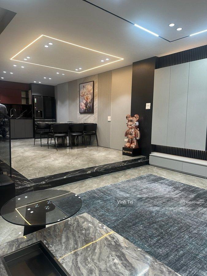 Tôi cần bán nhà kđt hoàng mai dt 69m2 8t  mt 6m  gara oto  kinh doanh  oto tránh nhau 30 tỷ