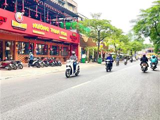 Khương đình oto qua nhà nhà dân xây về ở luôn,rẻ nhất thị trường.
65 m2 5 tầng 4.2 m mt giá chào 18