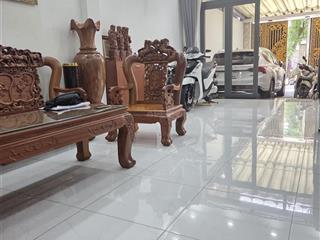 Nhà ngay gần chợ thủ đức  nhà 3 tầng  nhà mới đẹp  sổ hồng riêng hoàn công đầy đủ