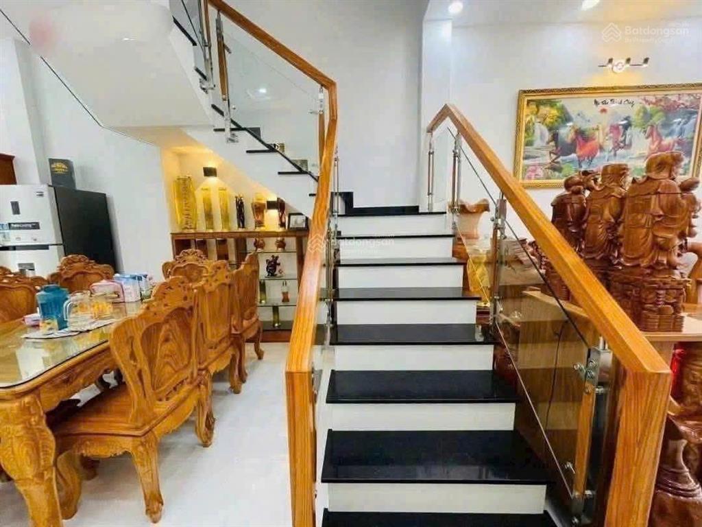 54 đường 4  linh tây thủ đức  nhà 3 tầng  106m giá 9 8 tỷ mặt tiền đường thông thoáng