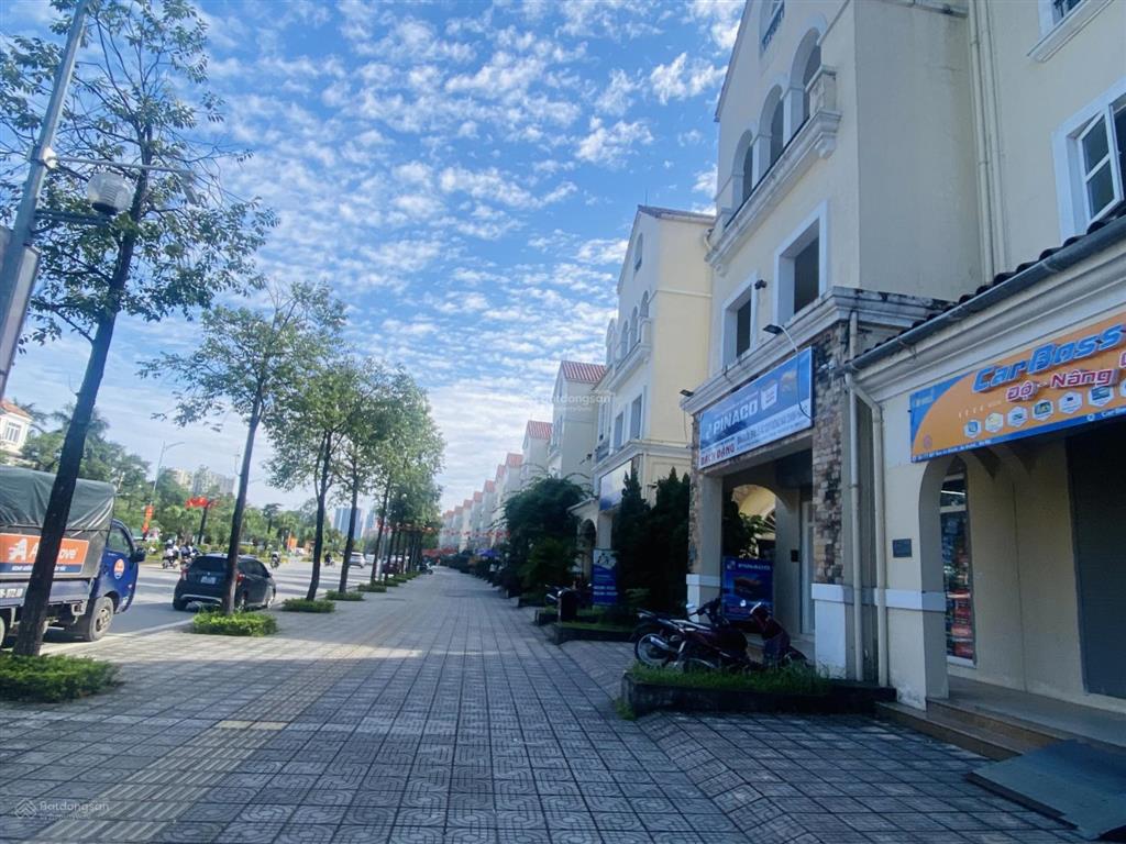 Căn shophouse 130m2 ngay trường vinshool sổ đỏ xem nhà là chốt