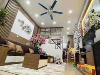 Nhà văn quán 40m2/4 tầng 8 tỷ hơn chính chủ