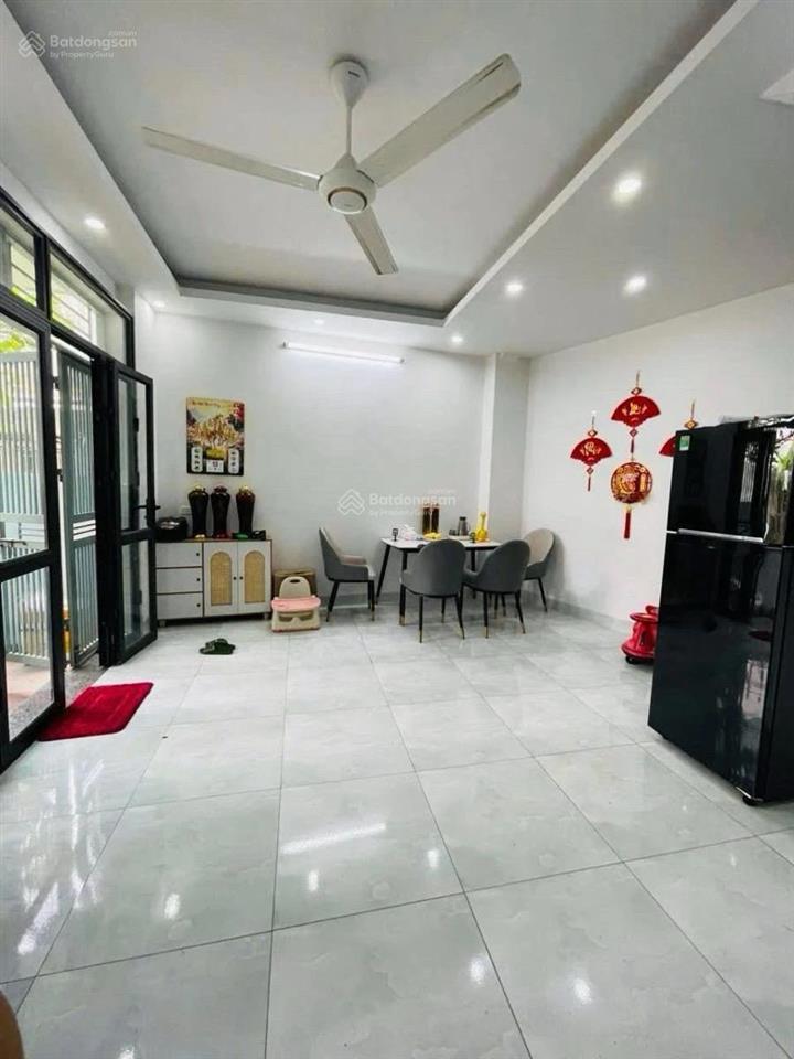38m2 nhà 4 tầng bán nhanh 6.09 tỷ view học viện quân y