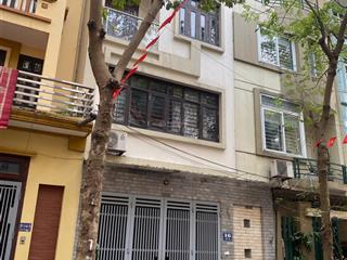 Liền kề kinh doanh view đối diện chung cư  kinh doanh siêu đỉnh. giá hơn 2x tỷ đồng