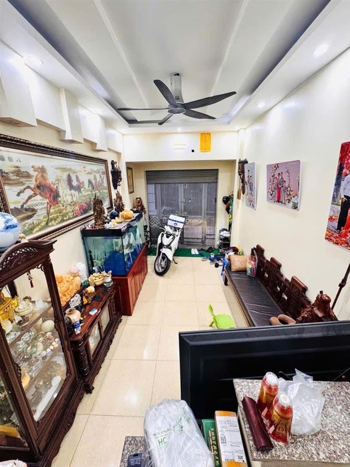 Bán nhanh nhà dân cuối đường bà triệu. căn góc kiên cố 5 tỷ hơn